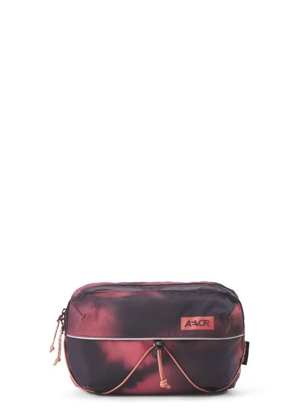 Objednat Nyní Aevor Bar Bag (Černá) - Designový cyklobatoh Endorphin Republic