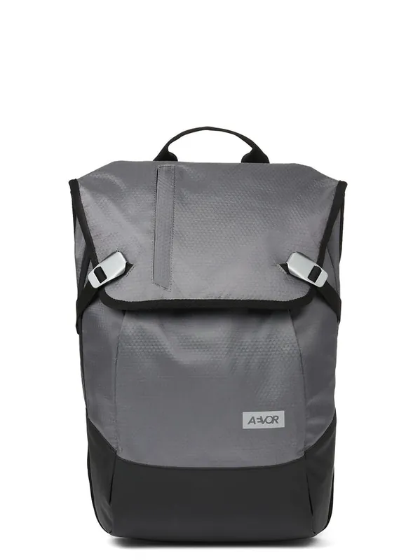 Aevor Daypack (Tmavě modrá) - Městský batoh Endorphin Republic Vrácení Zdarma