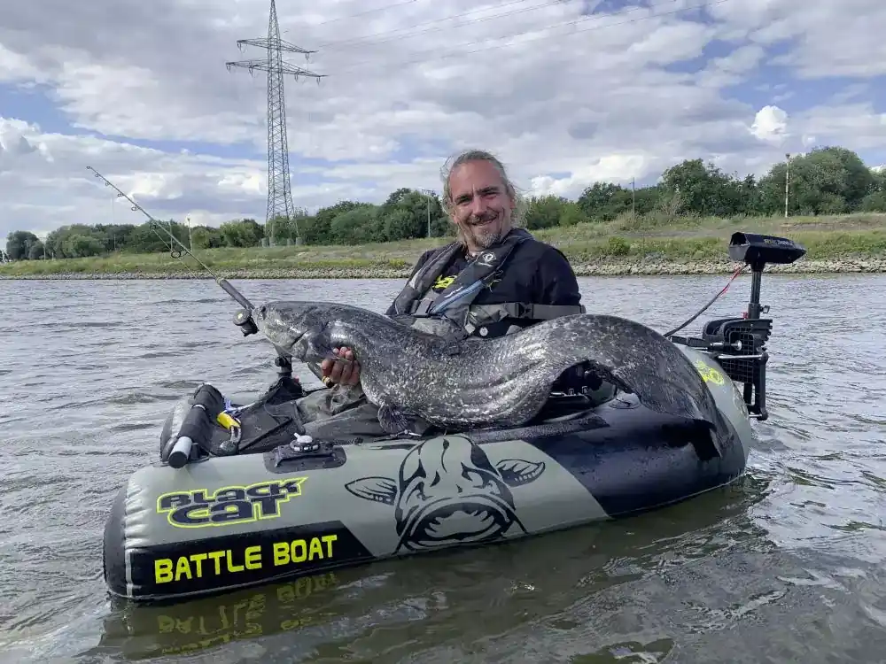 Sleva Black Cat Battle Boat 170cm